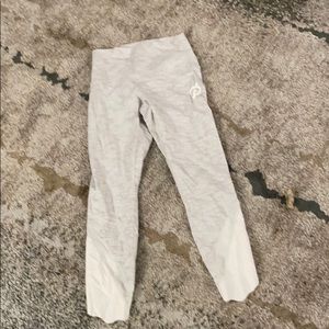 Peloton Lululemon scallop leggings